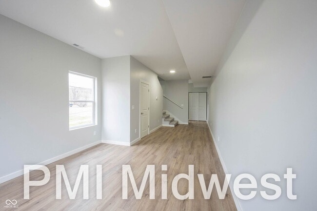 Photo - 2810 E Michigan St