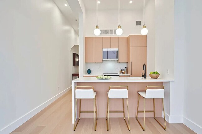 Photo - 19 St Marks Pl Unit ID1299053P