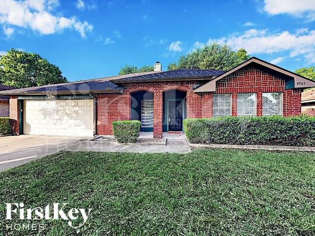 Building Photo - 4949 Oak Hollow Dr