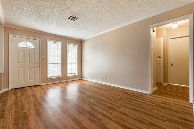 Photo - 1220 E Brooks St