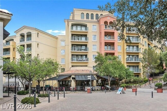 Building Photo - 30 Strada Di Villaggio