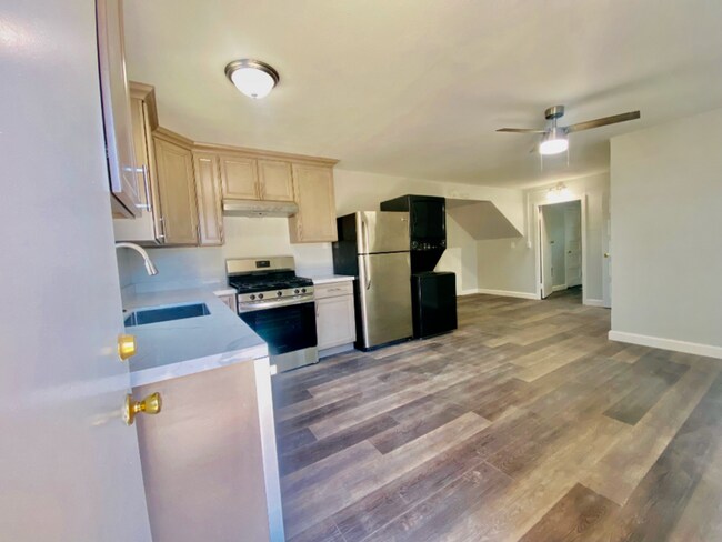 Photo - 1140 1/2 West St