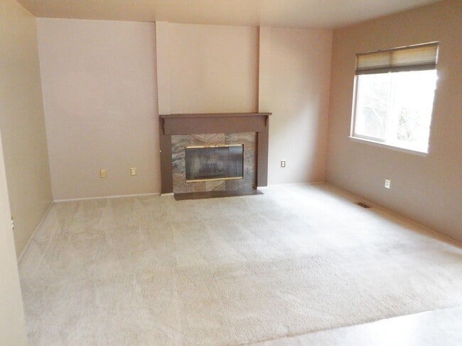 Photo - 5610 Mt Baker St SE