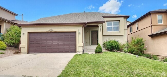 Building Photo - Open Concept 4 Bedroom Home with 9ft Ceili...