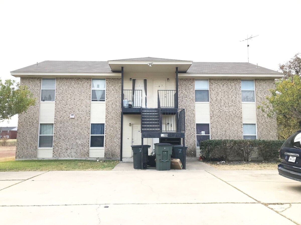Photo - 1709 Cedarhill Dr Apartment Unit B