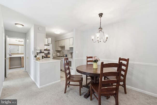 Building Photo - 5911 Prince James Dr Unit 25