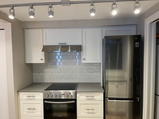 Building Photo - 2-973 W 7th Ave Unit 2