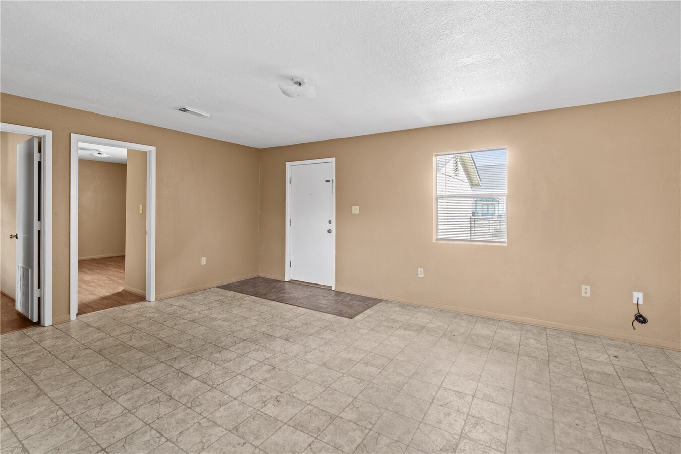 Photo - 2200 Peach Ave