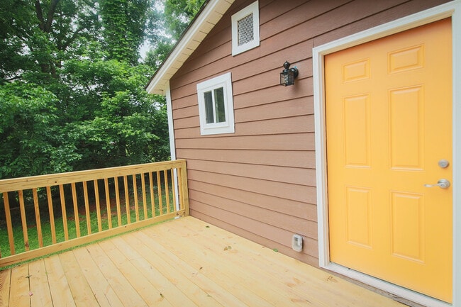 Photo - 100 Dog Day Dr