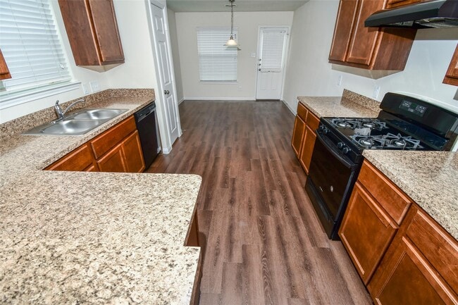 Building Photo - 21250 Rezanof Rd