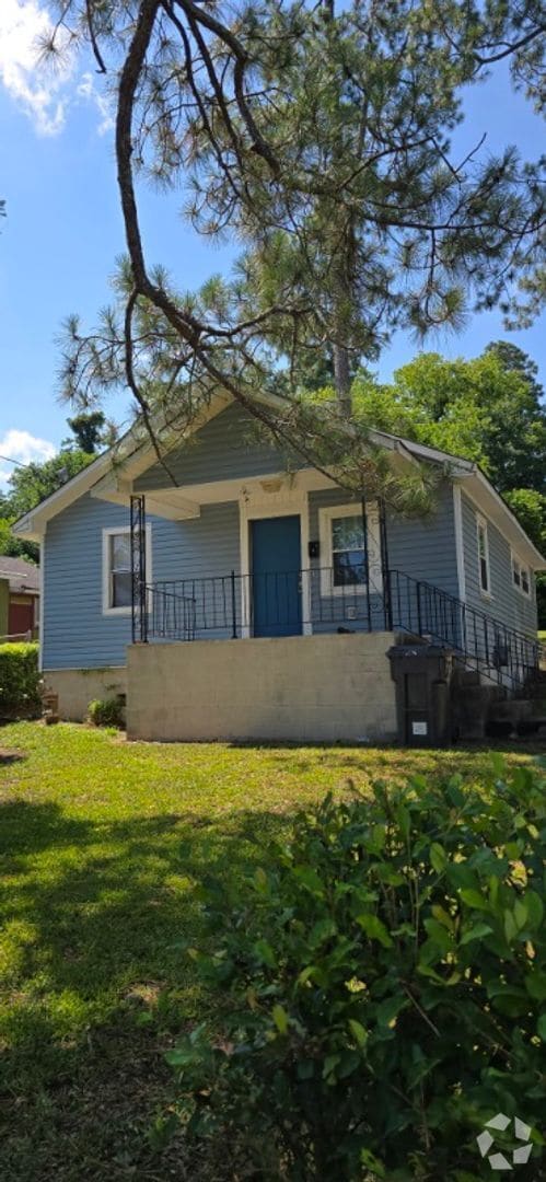 Building Photo - 2 BR/ 1 BA Home