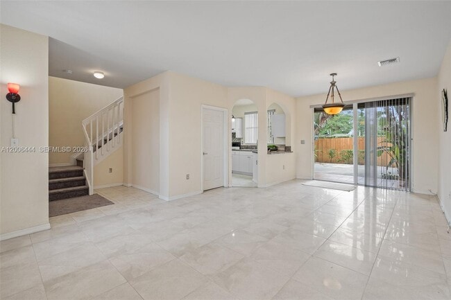 Photo - 627 E Mowry Ct