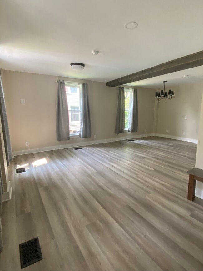 Photo - 166 W Gibson St
