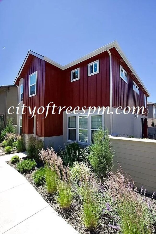 Photo - Harris Crossing at Harris Ranch.