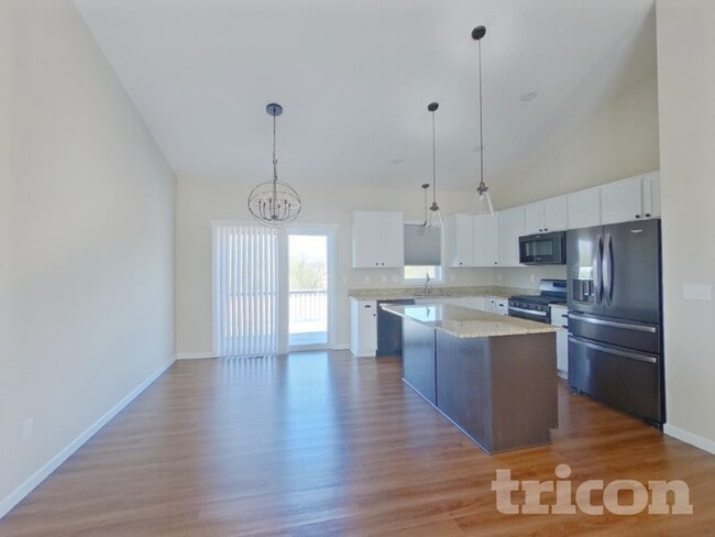 Photo - 1341 Meadow Ln
