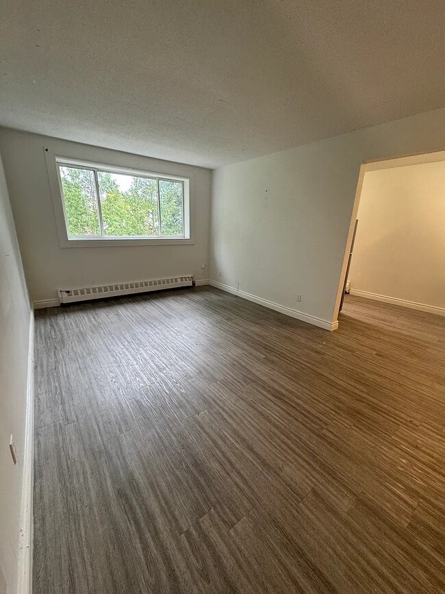 Photo - Recently Renovated 1 Bedroom 1 Bathroom Ap... Unit 2