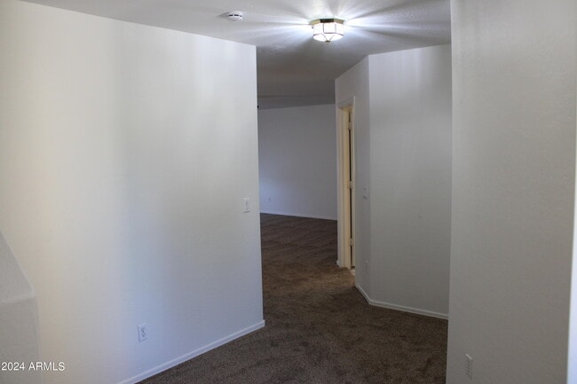 2568 W Tanner Ranch Rd