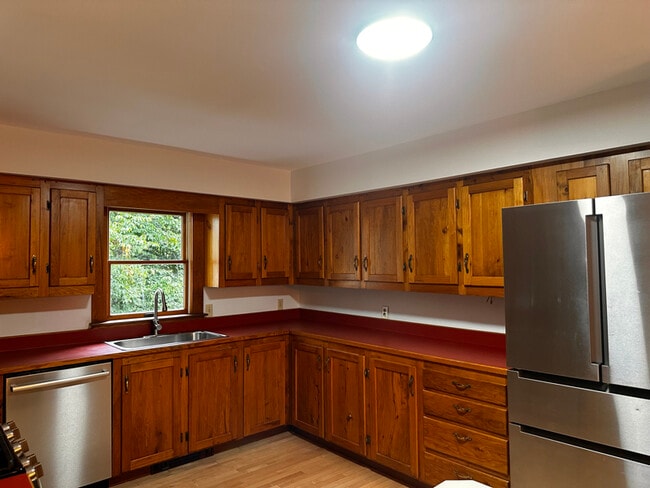 Photo - 6 Crescent St