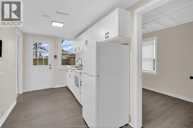 Photo - 21 Pearl St W