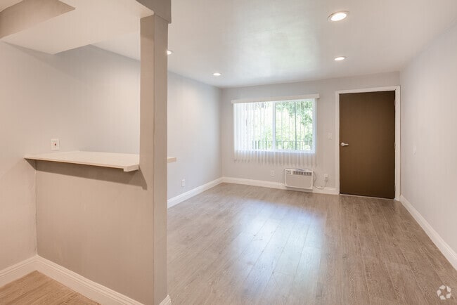 Studio 2 - 350SF