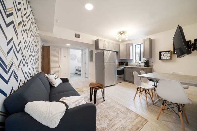 Building Photo - Shenadoah 2166 Unit 103 Rental