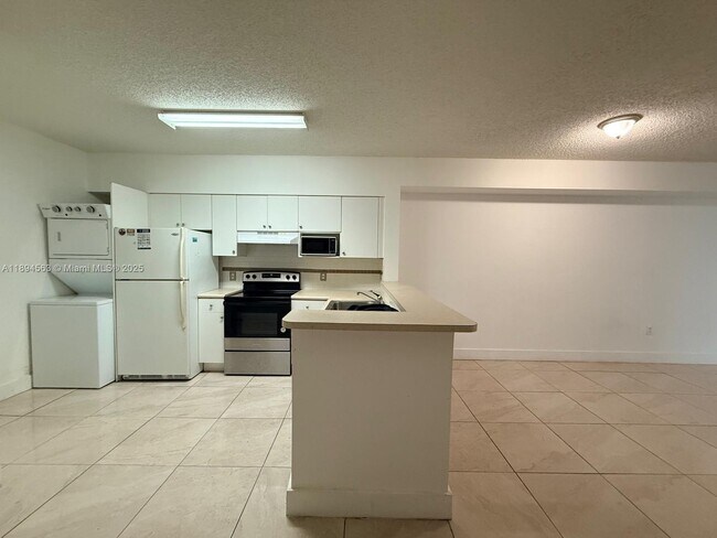 Photo - 5091 NW 7th St Unidad 1009