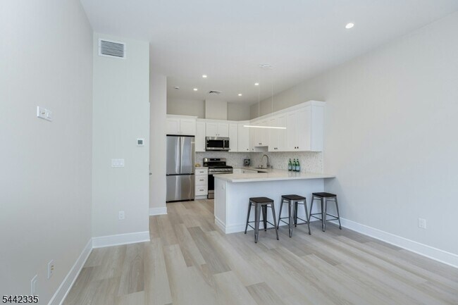 803 Springfield Ave Unidad C