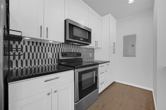 Photo - 5925 Almeda Rd Unit 10815