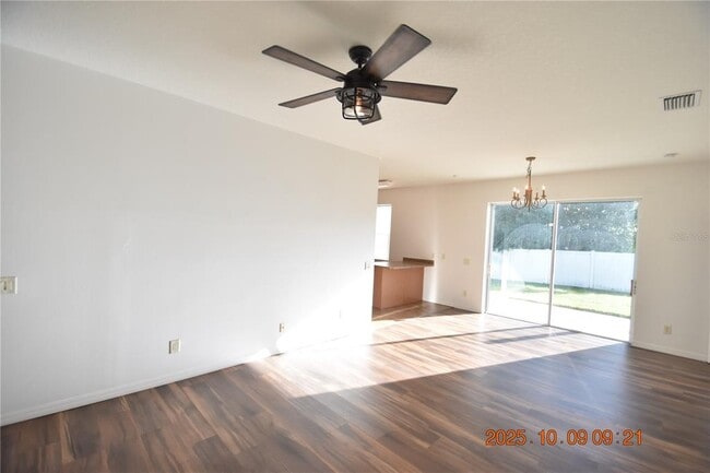 Photo - 1412 Main St