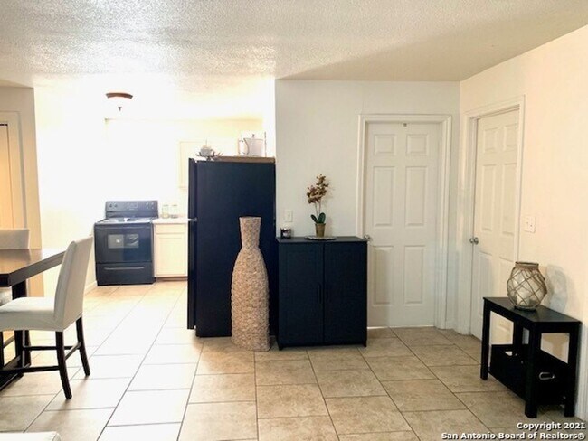 Photo - 1511 W Ashby Pl Unit 03