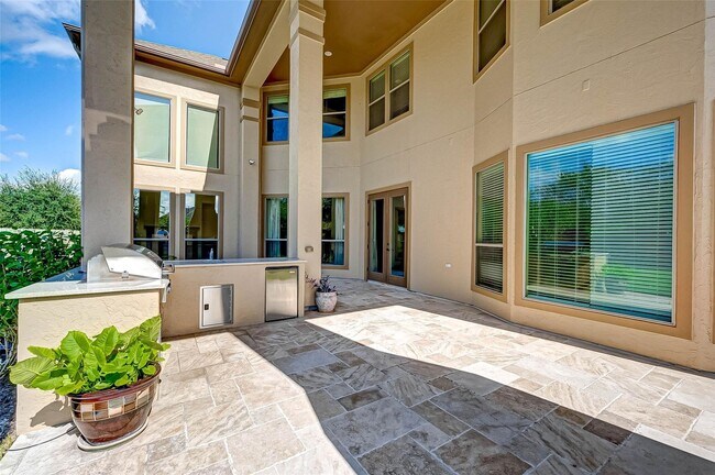 2914 Cotswold Lane