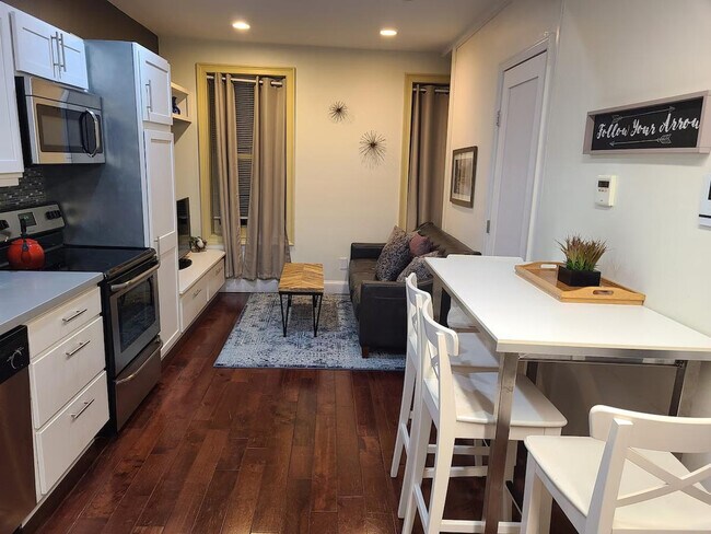 Building Photo - 10o Blossom St Unit ID1364243P