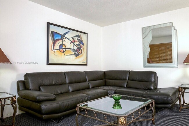 Building Photo - 1748 Rodman St Unit 117 Rental