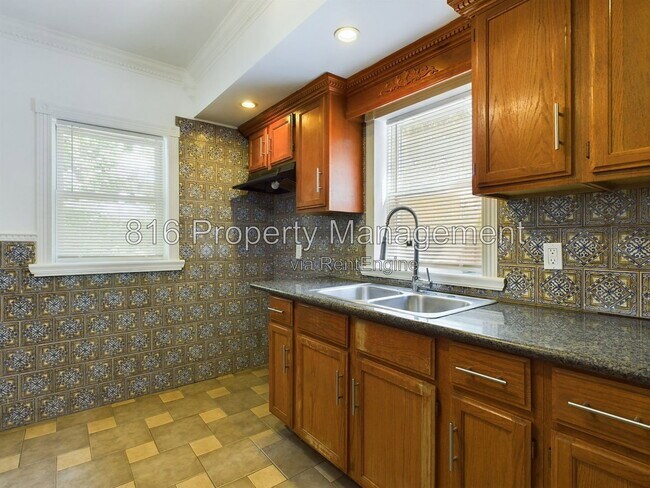 411 Norton Ave