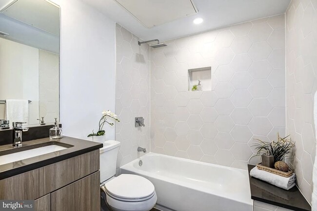 Photo - 1018 Bryant St NE