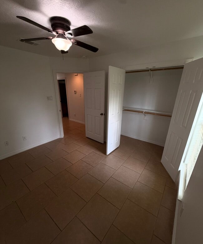 Building Photo - 3118 Avenue B Unit 3118