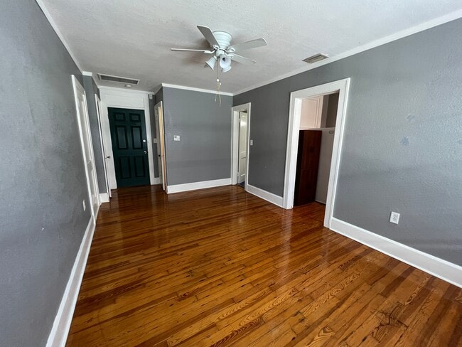 Photo - Studio Bed/1 Bath - Unit 9