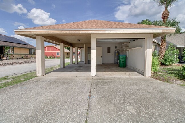Photo - 754 Forest St