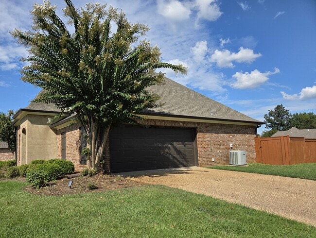 Photo - 462 Pinebrook Cir