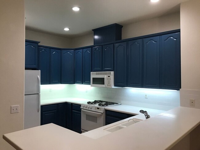 Photo - Groups Welcome! Nice Quiet Community One mile to downtown SLO