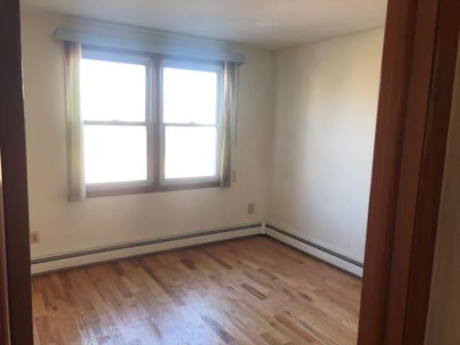 Photo - 2048 E Main St