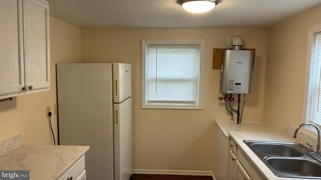 Photo - 17528 Ward Ave