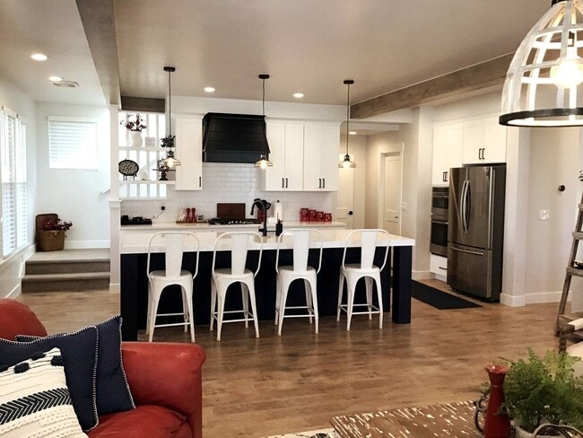 Photo - Daybreak Island Furnished Home