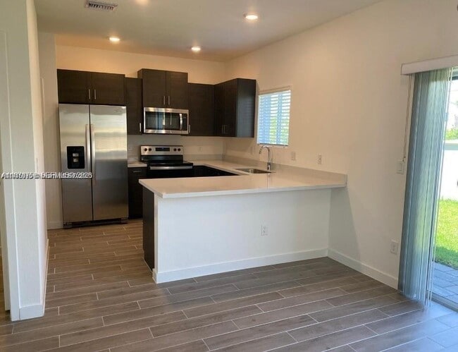 Photo - 871 SE 16th Ct