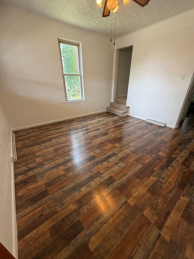Photo - 4 bedroom with fenced-in yard in Washington