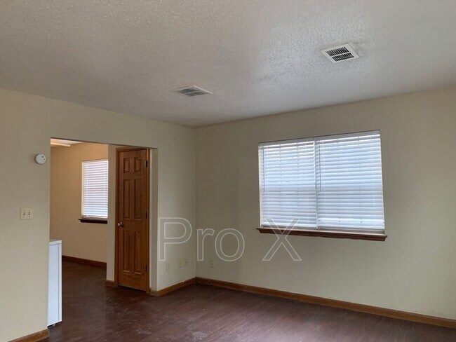 Photo - 1011 S Jefferson Unidad 1011 S Jefferson 4