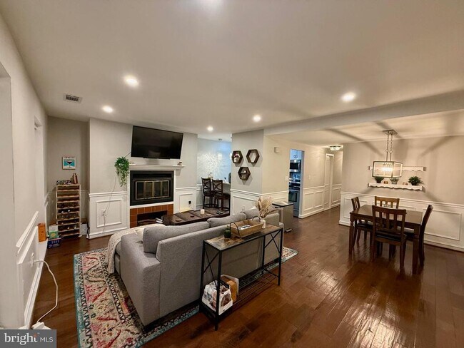 Photo - 16 Andrew Pl Unit R122