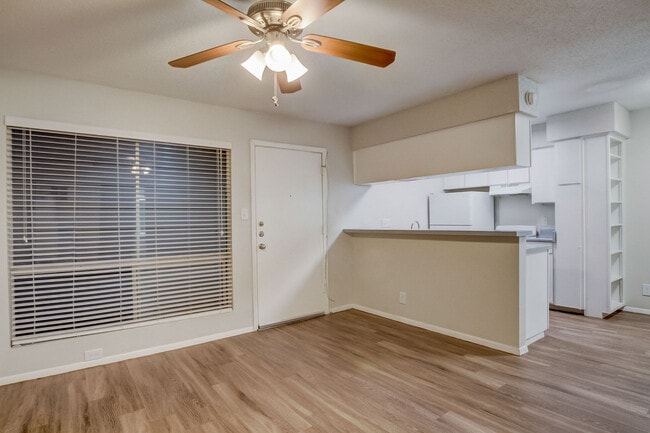 Photo - Miller Square & Spanish Trails