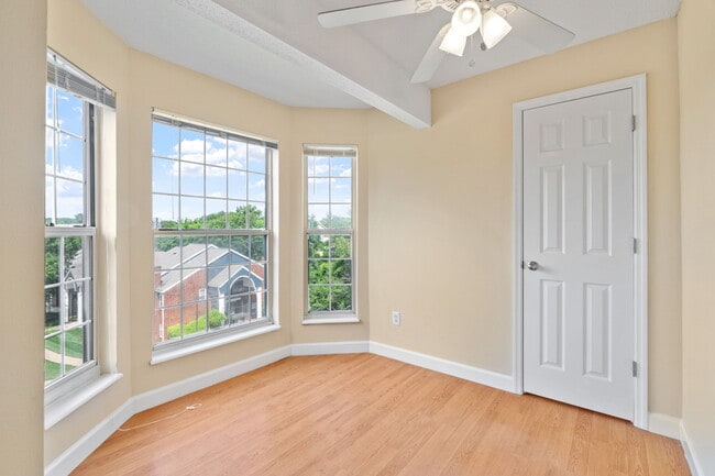 The Pawn - 1 Bed / 1 Bath - 631-661 Sq.Ft.