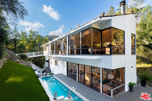 Building Photo - 2350 Benedict Canyon Drive
